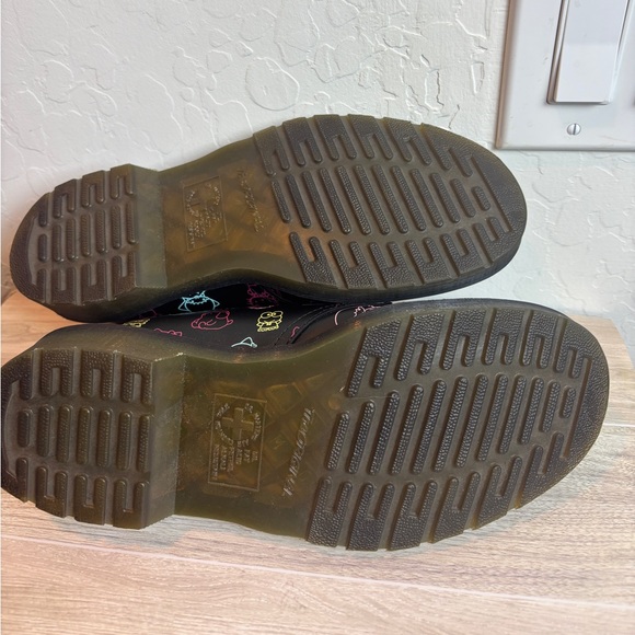 ✅HELLO KITTY & FRIENDS 1461 SMOOTH LEATHER OXFORD SHOES new sold out size 8 - Picture 4 of 11